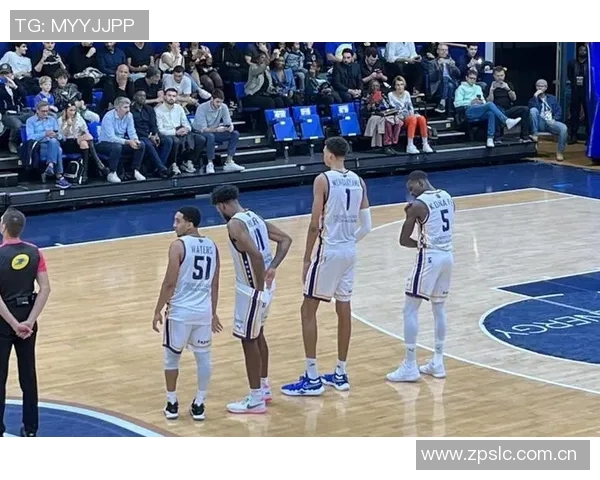 文班亚马解析关键三分球战术强调避免盲目突入人群造成复杂局面